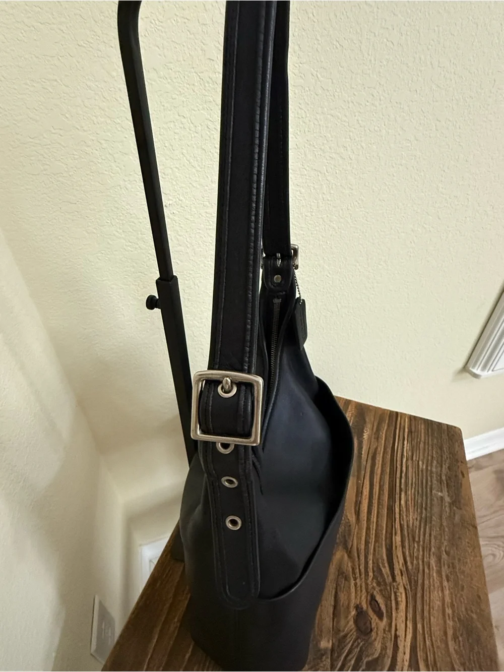Vintage Coach Ergo Zip Hobo 9058 | Black Glove-Tanned Leather | (2000)